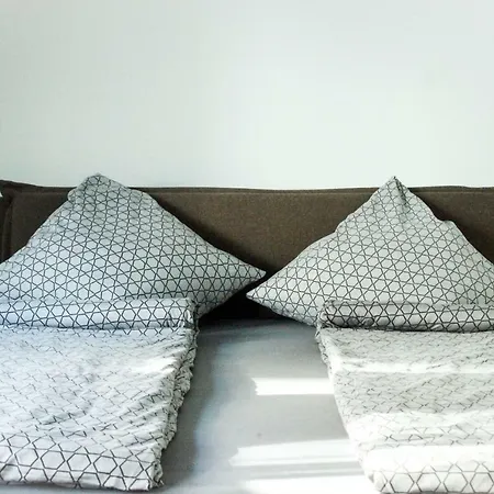 City Life Apartment *